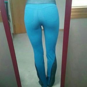 Lululemon yoga pants size 2